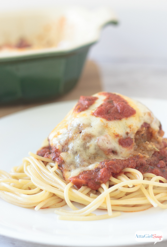 You have to try this easy, baked version of the Italian classic. This easy parmesan chicken recipe is perfect for busy weeknights and Sunday family suppers. #ad #BertolliTuscanTour 