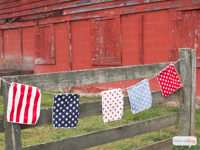 Easy DIY Patriotic Bunting: Make one in 5 minutes or less!