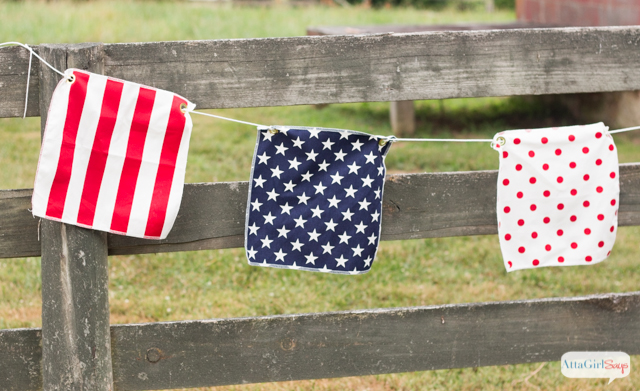 Easy DIY Patriotic Bunting: Make one in 5 minutes or less!