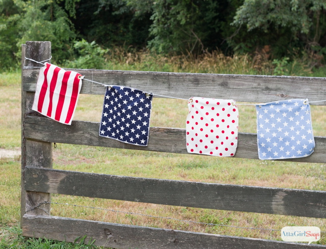 Easy DIY Patriotic Bunting: Make one in 5 minutes or less!