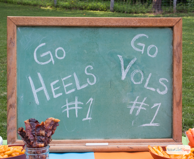 Live in a house divided when it comes to sports teams? Kickoff football season with a show your team colors party with food and decor that match your rooting interest. These are great tailgating party ideas, too! #TeamJellO #cbias