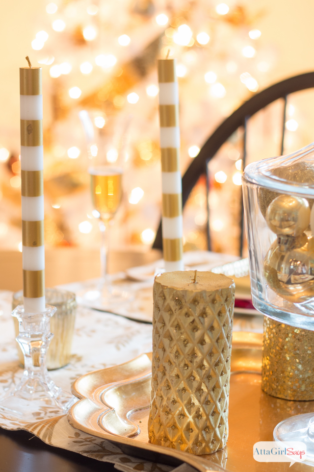 It's definitely a golden Christmas in the dining room.