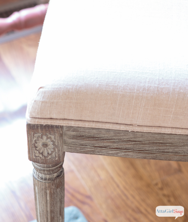 What a gorgeous space! I love the vibrant colors, the mix of vintage and modern elements and the use of different patterns, textures and natural elements. Lots of great living room decorating ideas.