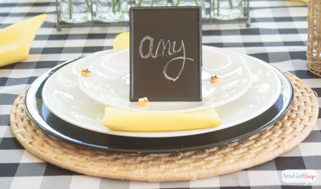 Gorgeous Table Decoration Ideas in Yellow & Black
