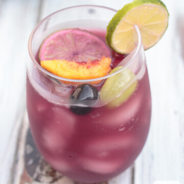 glass of red wine sangria