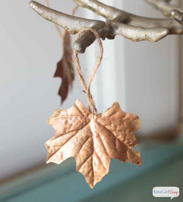 I've seen a lot of fall leaf craft ideas, but this might be my favorite! Use liquid giilding in a variety of colors to give faux leaves a metallic sheen.