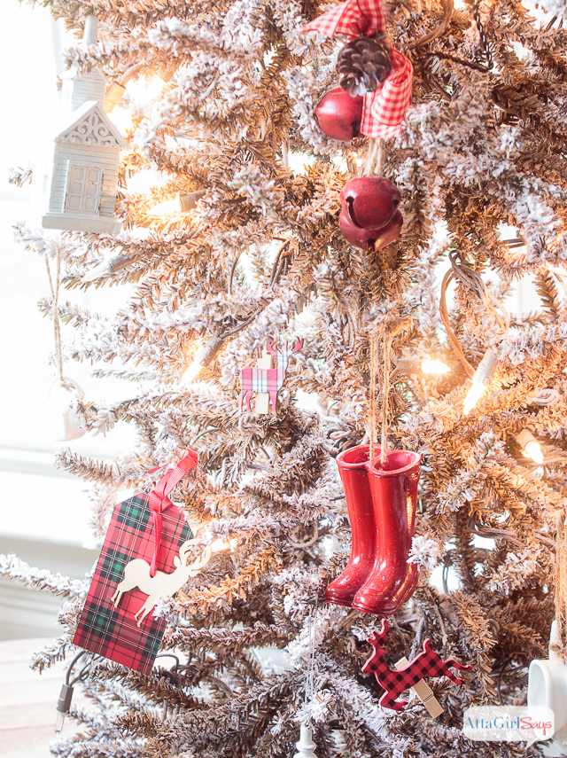 If you like vintage style and color, you'll love this vintage Christmas home tour at AttaGirlSays.com. Room after room of inspiration, featuring fabulous vintage finds mixed with modern details. You'll love all the gorgeous fabrics, and the way the homeowners use pattern and color. And if you're crushing on gold, you don't want to miss the living room in this house!