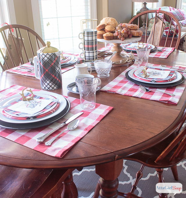 If you like vintage style and color, you'll love this vintage Christmas home tour at AttaGirlSays.com. Room after room of inspiration, featuring fabulous vintage finds mixed with modern details. You'll love all the gorgeous fabrics, and the way the homeowners use pattern and color. And if you're crushing on gold, you don't want to miss the living room in this house!