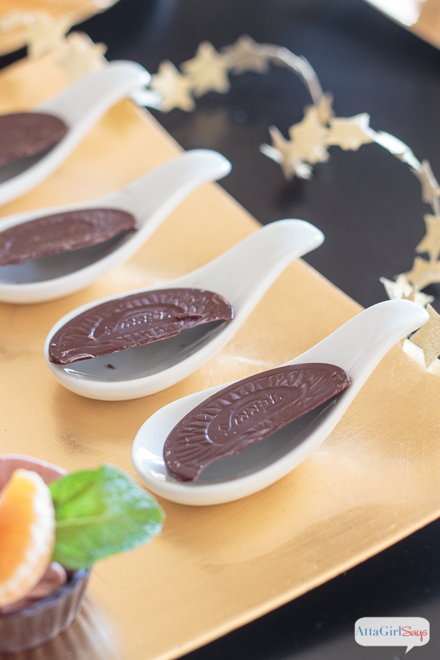 Celebrate champagne and cinema (and gourmet food, too) with these Red Carpet party ideas for the Oscars. #sponsored #worldmarkettribe