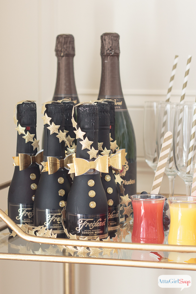 Celebrate champagne and cinema (and gourmet food, too) with these Red Carpet party ideas for the Oscars. #sponsored #worldmarkettribe