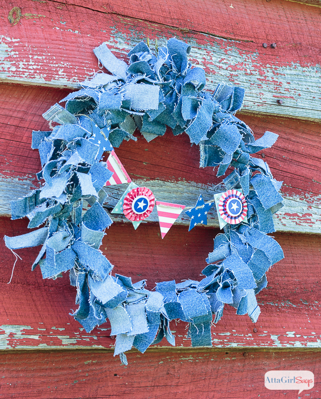 Use an old pair of blue jeans to make this easy patriotic denim rag wreath for July 4th.