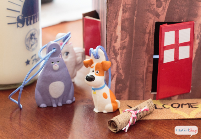 Crafts and breakfast buffet ideas inspired by the movie The Secret Life of Pets. #sponsored @petsmovie #TheSecretLifeofPets