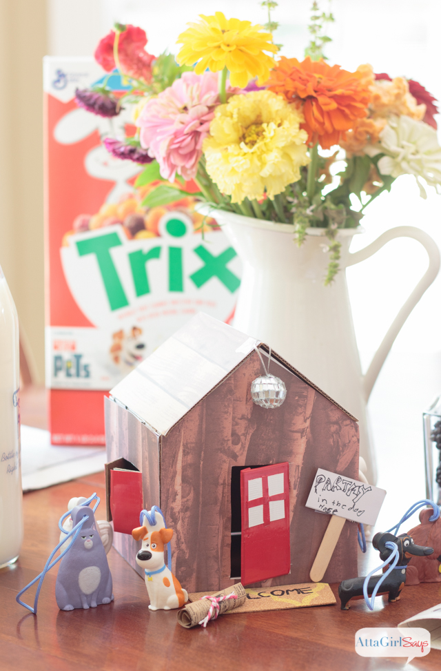 Crafts and breakfast buffet ideas inspired by the movie The Secret Life of Pets. #sponsored @petsmovie #TheSecretLifeofPets