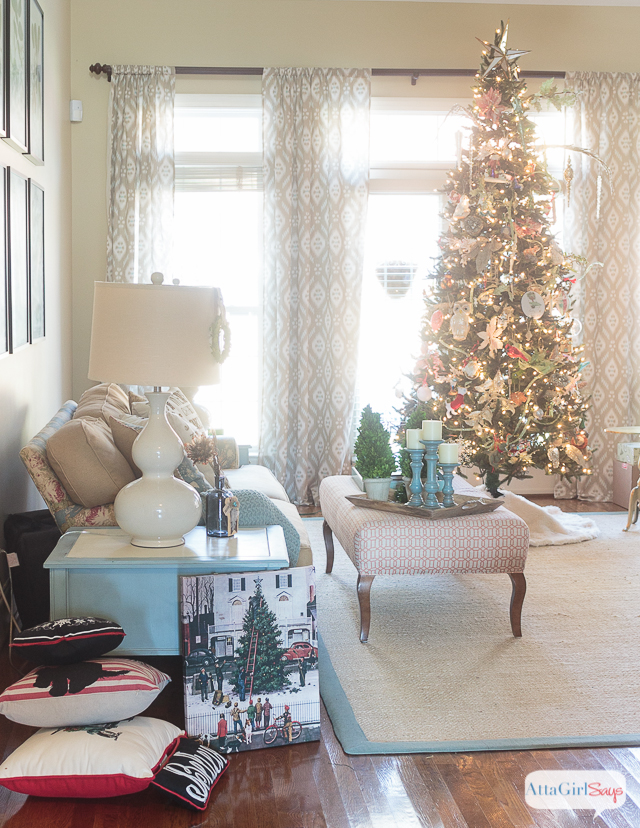 Take a peek behind the scenes of a beautiful holiday home tour to see what's really involved in decking the halls for Christmas. There's lots of glitter and bins and mess, just like at your home. But this holiday survival guide has some good tips for managing the stress and chaos of holiday decorating and approaching it in a systematic way. #ad #WhenToWine