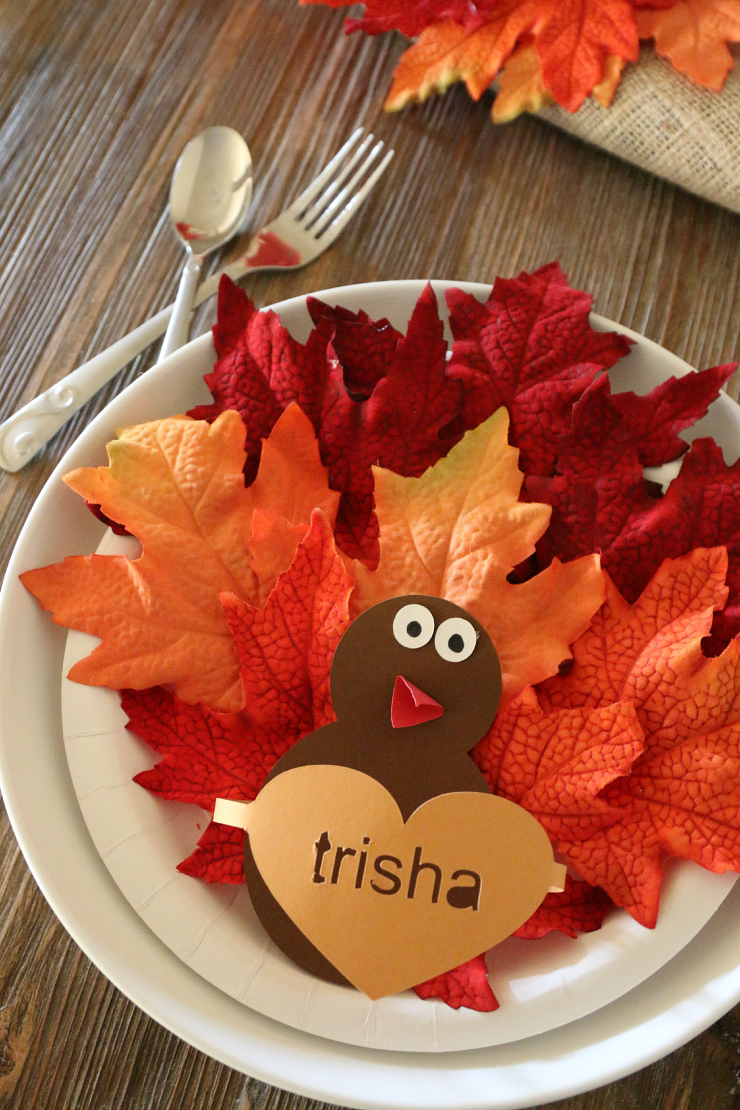 This place setting is just one of the adorable Thanksgiving turkey crafts you can make with leaves. Click to find links and instructions for them all.