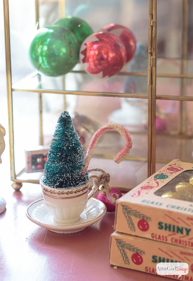 Whether your style is vintage glam, traditional, rustic or farmhouse, you'll find plenty of holiday decorating ideas to inspire you as you tour this lovely home decorated for Christmas.