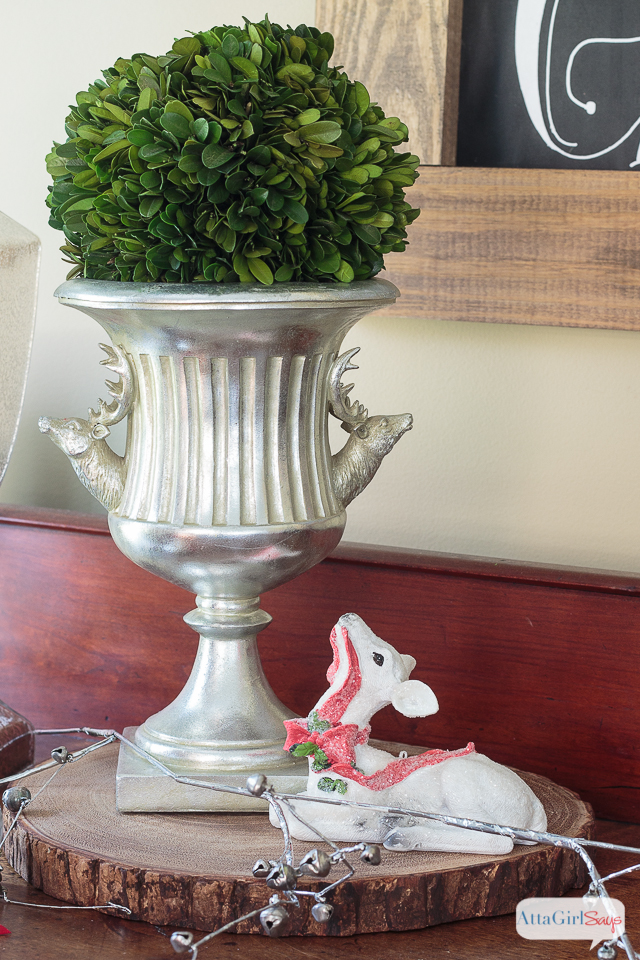 Whether your style is vintage glam, traditional, rustic or farmhouse, you'll find plenty of holiday decorating ideas to inspire you as you tour this lovely home decorated for Christmas.