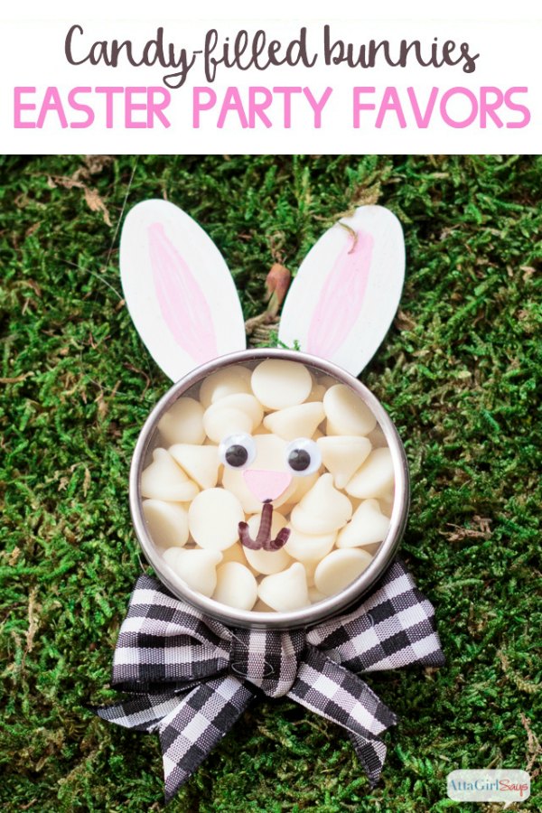 Aren't these bunnies just the cutest? Fill these Easter party favors with your white chocolate chips, marshmallows or seasonal M&M's. Click for step-by-step instructions on how to make them.