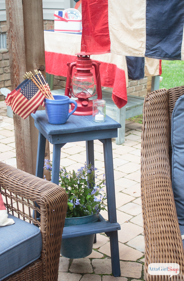 Hooray for red, white and blue! I love the use of vintage Americana decor on this patriotic patio! This would be such a fun place to host a Fourth of July party!