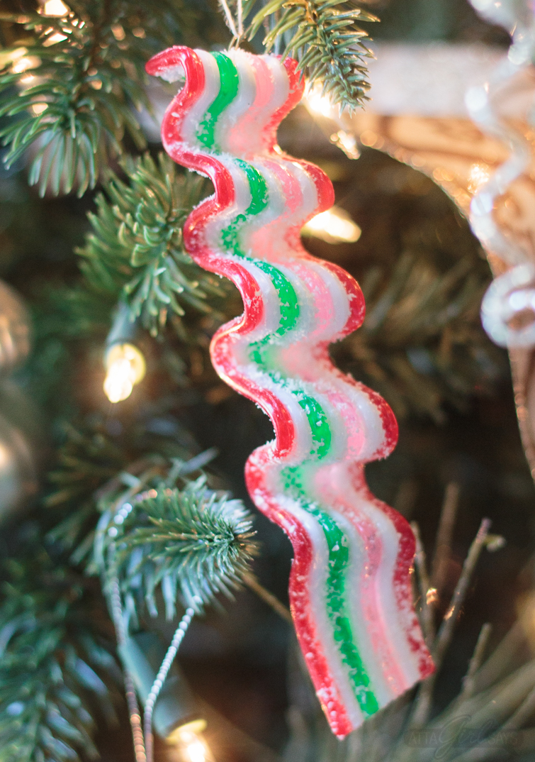 More than a dozen beautiful Christmas trees to inspire your own decorating. You'll learn how to create a themed tree and how to use family precious ornaments to decorate your own evergreen. Get ideas for handmade Christmas ornaments, Christmas tree decorating on a budget and how to switch up your tree's look year after year while still using the same ornaments.