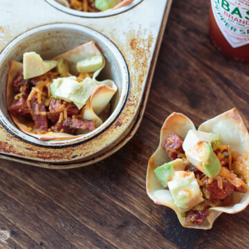 chorizo-and-avocado stuffed wonton cup