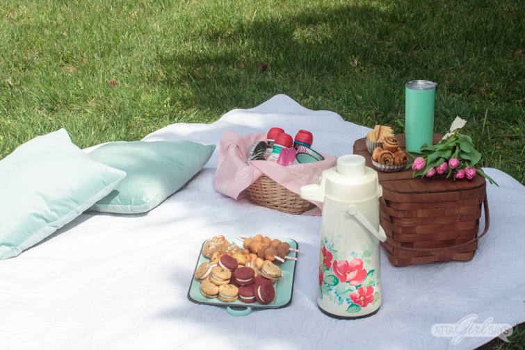 Coffee and Dessert Picnic Ideas Enjoy the gorgeous weather this spring with a beautifully styled coffee and dessert picnic, featuring your favorite sweet treats, brews and Coffee-mate® Dessert Creamers. #ad #picnic #coffeeanddessert #dessertpicnic #coffee