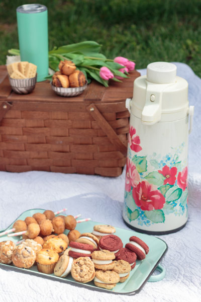 Enjoy the gorgeous weather this spring with a beautifully style coffee and dessert picnic, featuring your favorite sweet treats, brews and Coffee-mate® Dessert Creamers. #ad #picnic #coffeeanddessert #dessertpicnic #coffee