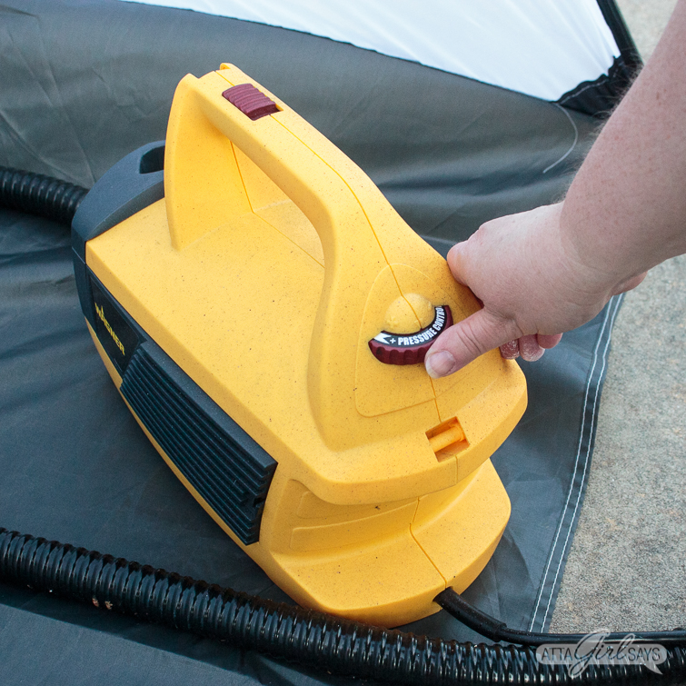 adjusting the air pressure on a Wagner paint sprayer