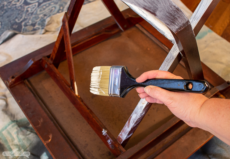 priming the legs of a folding game table