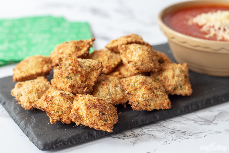 toasted ravioli with marinara sauce