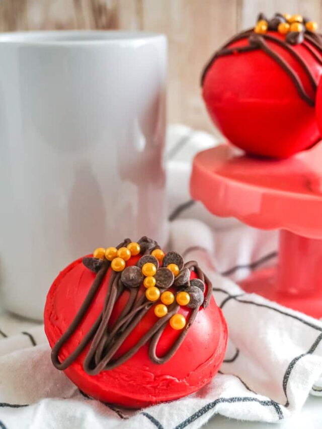 cropped-hot-chocolate-bombs-red-velvet.jpg