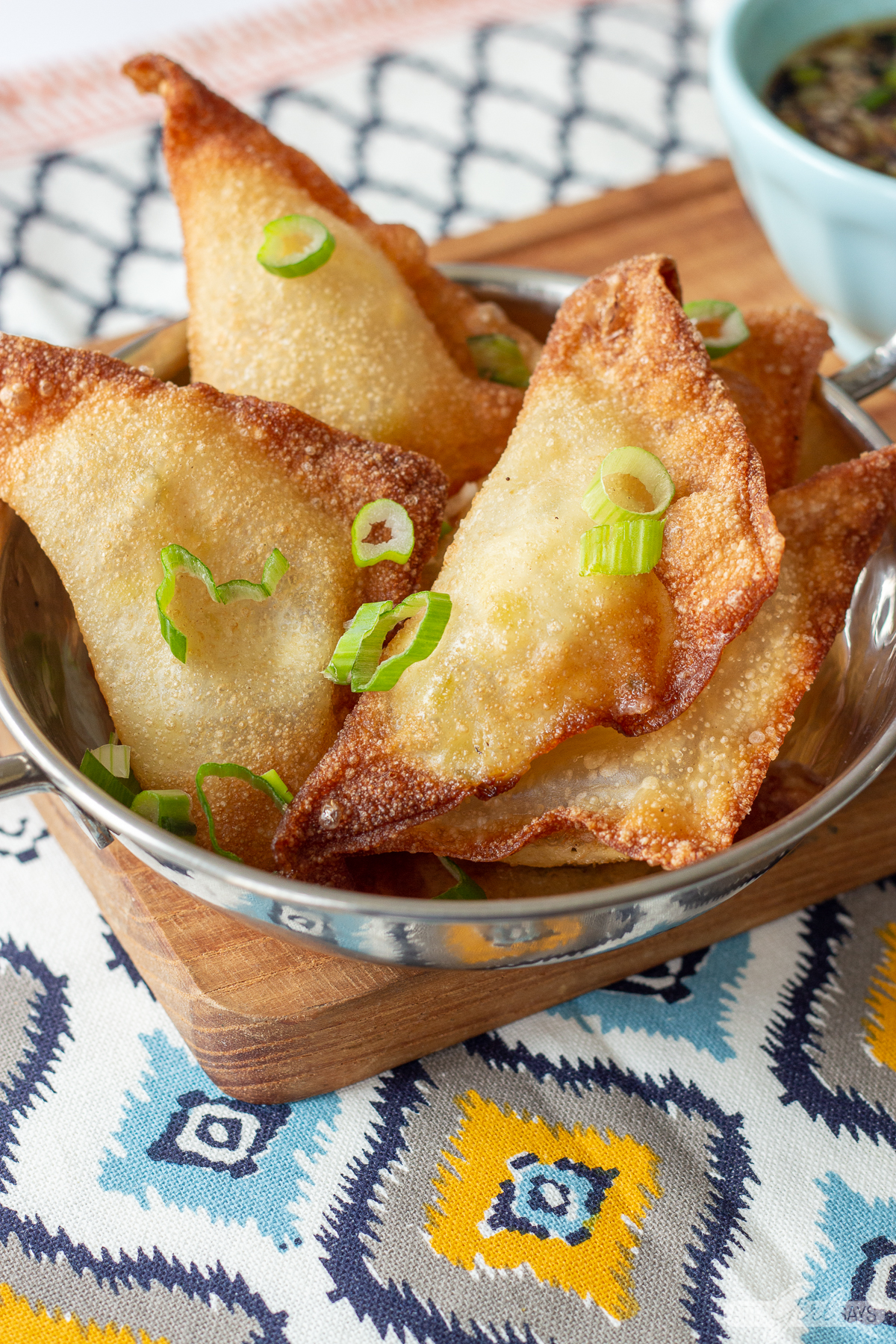 fried cream cheese wonton appetizer