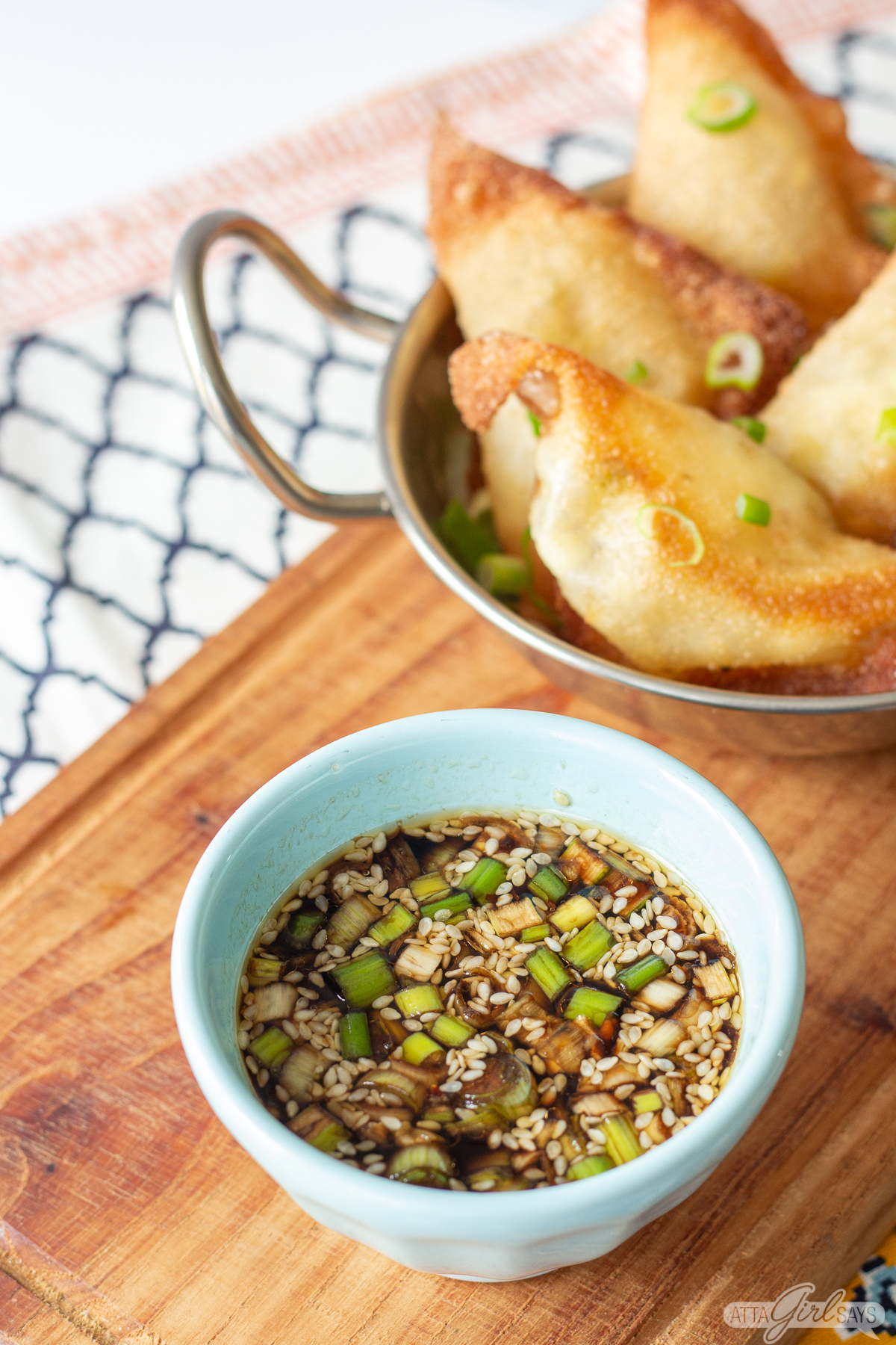 cream cheese wontons and homemade dipping sauce