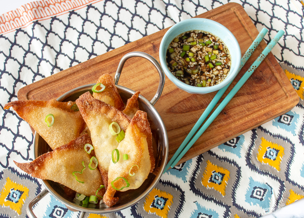 cream cheese wontons with sesame soy dipping sauce